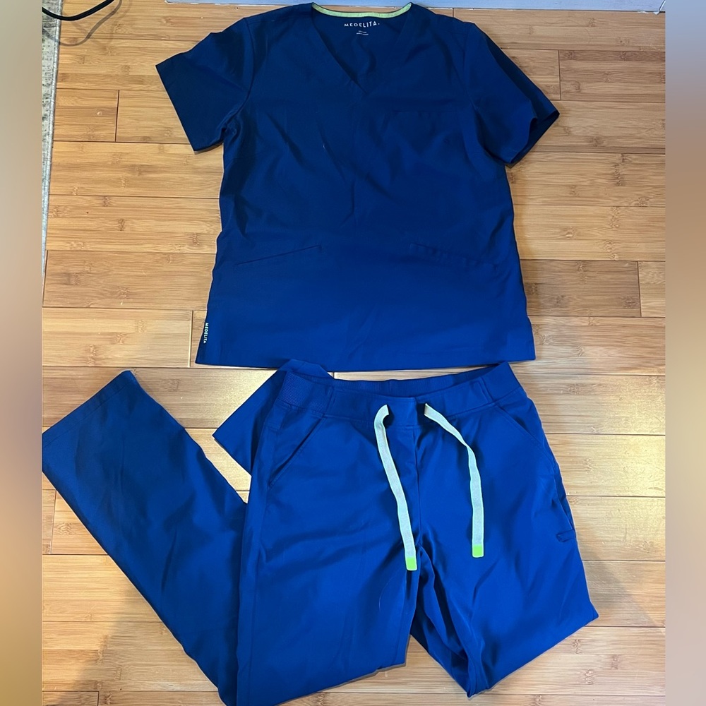 Navy Medelita Scrub set